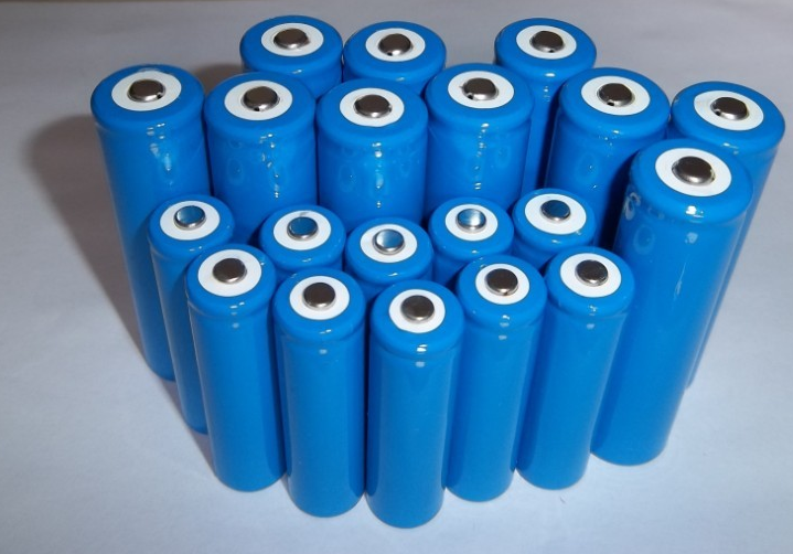 2015年1-12月我國鋰離子電池累計生產56.0億自然只 2015年1-12月我國鋰離子電池累計生產56.0億自然只