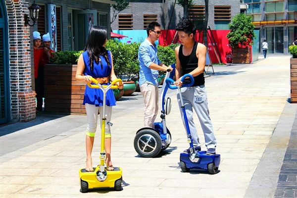 時(shí)尚電玩“平衡車(chē)”因鋰電池超標(biāo)不能坐飛機(jī)