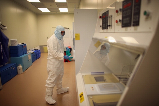 科學家發現超級耐久電池 超鋰電池400倍