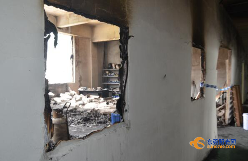 廣東深圳:中準能源廢舊圓柱鋰電池堆冒煙起火 無傷亡 廣東深圳:中準能源廢舊圓柱鋰電池堆冒煙起火 無傷亡