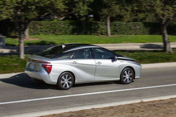 當(dāng)特斯拉遇到豐田 氫燃料電池VS純電你更看好誰? 當(dāng)特斯拉遇到豐田 氫燃料電池VS純電你更看好誰?