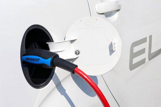 新能源汽車產銷倍增 三領域受資金追捧12只個股創新高