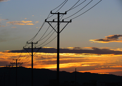 電線桿還能做充電樁！南京鐵塔研發(fā)“一桿六用”新基站