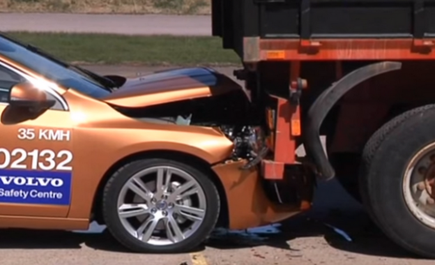 自動(dòng)駕駛車發(fā)生意外誰(shuí)負(fù)責(zé)？79％民眾認(rèn)為責(zé)任當(dāng)屬汽車制造商