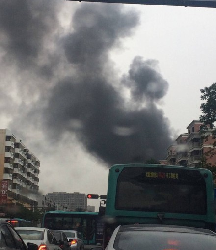 深圳龍華美拜電子工廠著火爆炸 3名消防員受傷