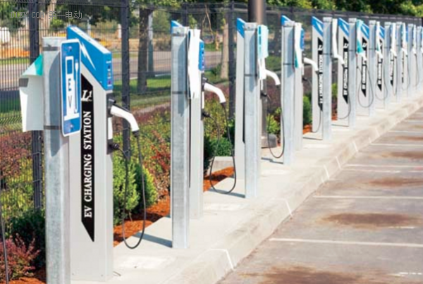 北京上半年累計推廣新能源車總量超6萬輛 單位指標已用完 北京上半年累計推廣新能源車總量超6萬輛 單位指標已用完