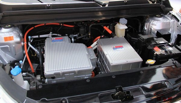 新能源汽車爆發增長 三元鋰電池漸成主流 新能源汽車爆發增長 三元鋰電池漸成主流