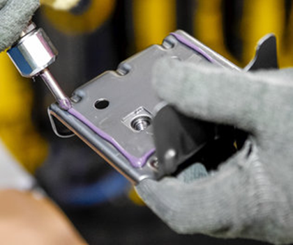 如何汽車更省油？粘合劑和電池成為新希望