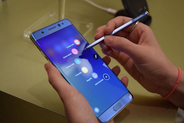 Galaxy Note 7手機電池發(fā)生爆炸 三星決定推遲發(fā)貨 Galaxy Note 7手機電池發(fā)生爆炸 三星決定推遲發(fā)貨
