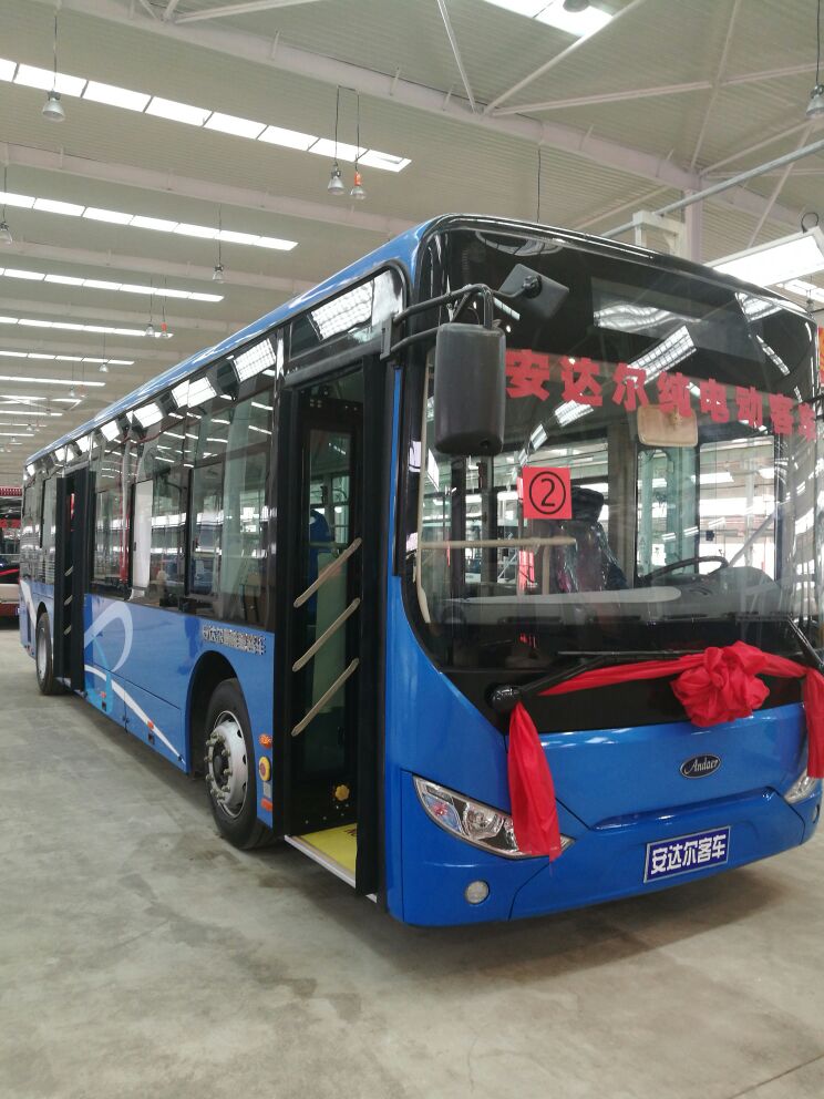 安達(dá)爾新能源車下線 已獲1100輛電動客車訂單