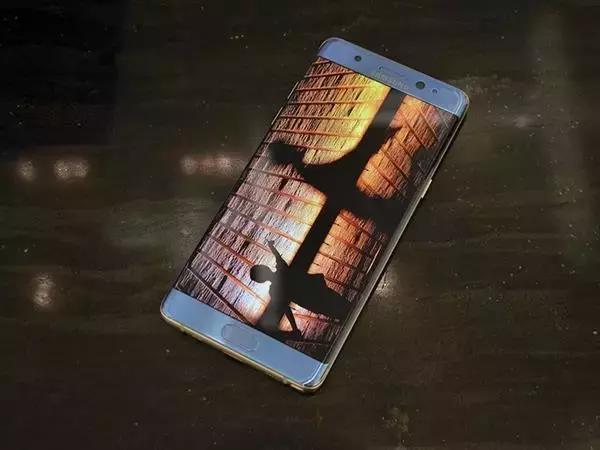 用戶投訴替換后三星Note 7電池過(guò)熱耗電快 加大召回難度