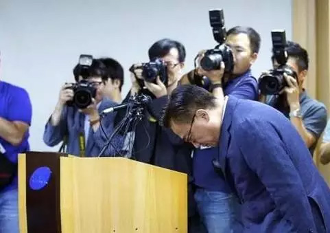 三星電子手機業務負責人高東真就電池問題致歉 三星電子手機業務負責人高東真就電池問題致歉