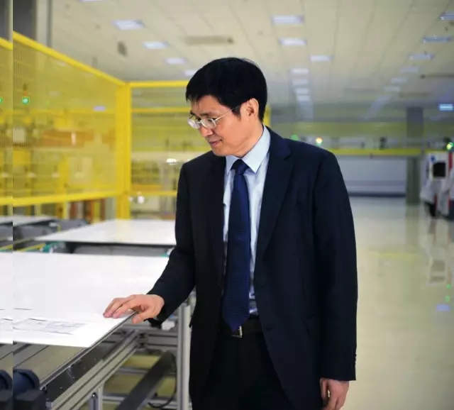 鐘寶申2010年加入隆基股份后,負責整個公司的戰略 鐘寶申2010年加入隆基股份后,負責整個公司的戰略