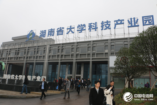 第4屆鋰電“達沃斯”論壇嘉賓參觀寧鄉高新區 鋰電產業集聚