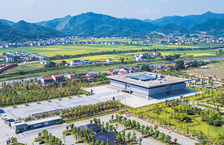 寧鄉(xiāng)生產(chǎn)總值達(dá)1100億元 打造西線工業(yè)走廊 寧鄉(xiāng)生產(chǎn)總值達(dá)1100億元 打造西線工業(yè)走廊