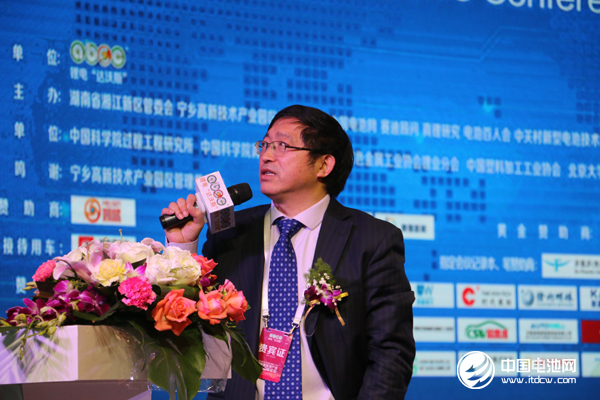 中南大學(xué)材料科學(xué)與工程學(xué)院院長、教授 梁叔全