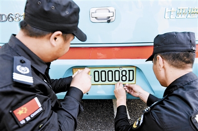 新能源汽車獲綠牌上路 從普惠轉向技術創新 新能源汽車獲綠牌上路 從普惠轉向技術創新