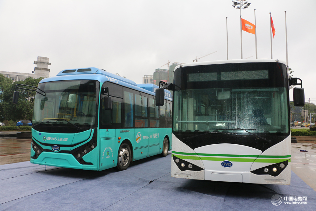 比亞迪新能源客車成為第4屆鋰電“達(dá)沃斯”論壇嘉賓接待用車 比亞迪新能源客車成為第4屆鋰電“達(dá)沃斯”論壇嘉賓接待用車