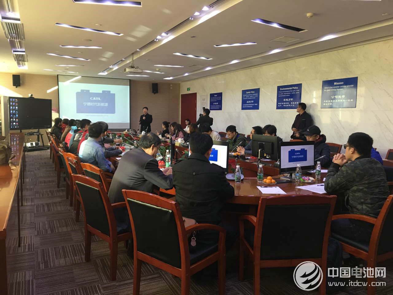 CATL工廠揭秘：如何打造世界第一安全的電池？