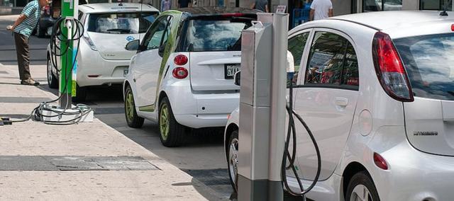 中國新能源汽車駛入“深水區”:騙補期終結,迎來技術和商業高度競爭 中國新能源汽車駛入“深水區”:騙補期終結,迎來技術和商業高度競爭