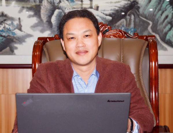 桑頓新能源科技有限公司 總經(jīng)理 胡澤林 桑頓新能源科技有限公司 總經(jīng)理 胡澤林