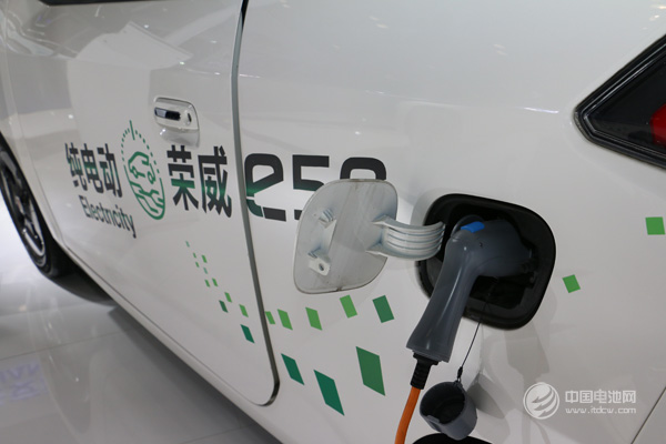 新能源車迎“后補貼時代”挑戰 補貼額度較去年降20%