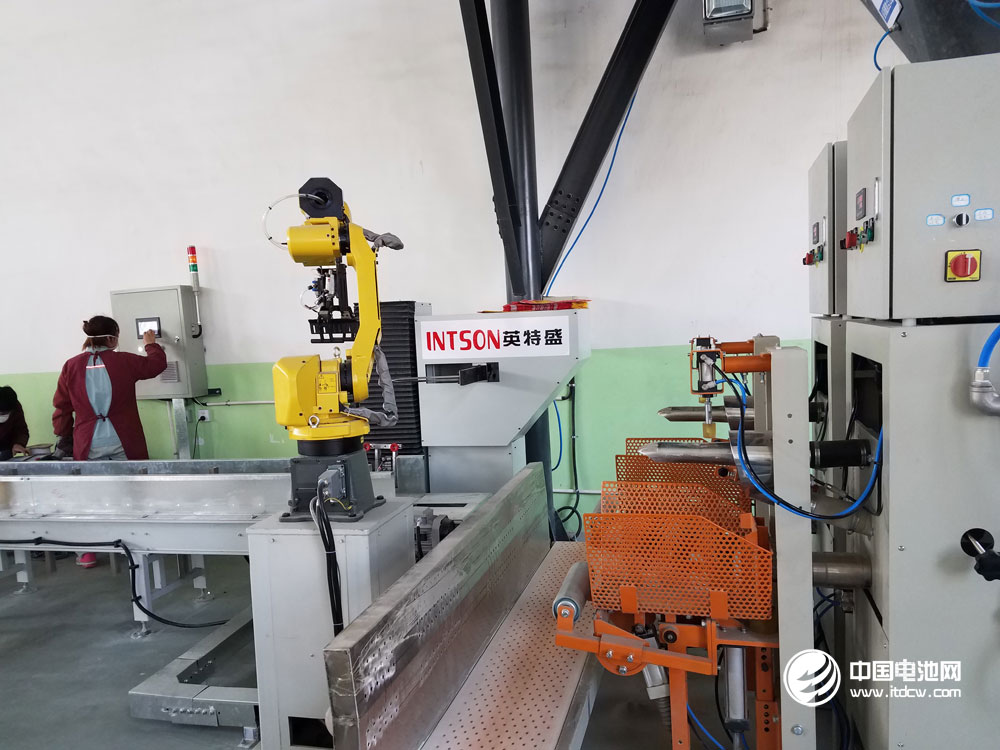 青島英特盛智能科技有限公司套袋機器人