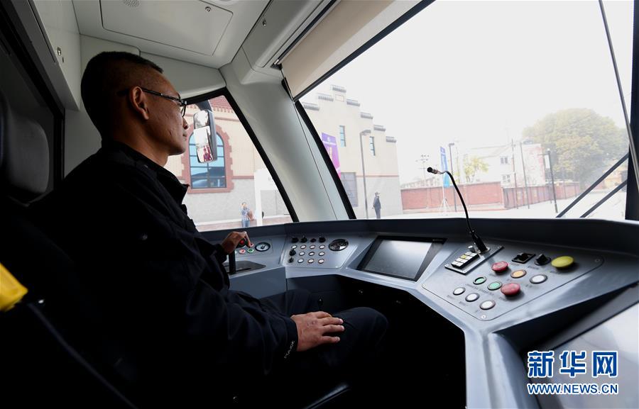 氫燃料電池有軌電車全球首次商業運營