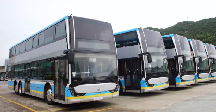 2月25日，雙層公交在北京44外線路運營