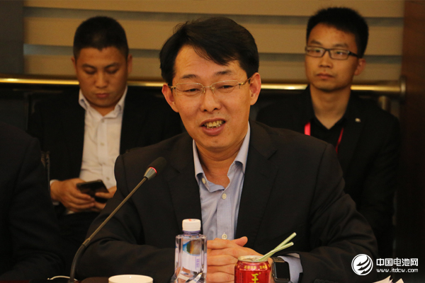 鋰電“達(dá)沃斯”論壇組委會(huì)/電池百人會(huì)秘書長(zhǎng)、中國(guó)電池網(wǎng)創(chuàng)始人/董事長(zhǎng) 于清教