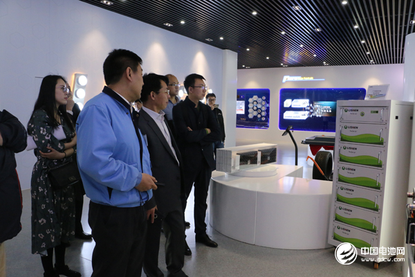 中國鋰電新能源產業鏈調研團一行參觀力神電池