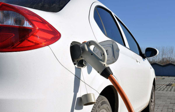利用率不高 新能源汽車充電樁不能一建了之