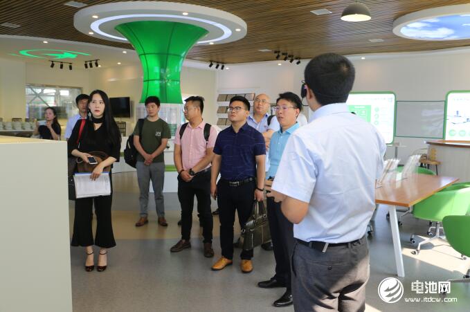 中國(guó)鋰電新能源產(chǎn)業(yè)鏈調(diào)研團(tuán)一行參觀華世潔 中國(guó)鋰電新能源產(chǎn)業(yè)鏈調(diào)研團(tuán)一行參觀華世潔