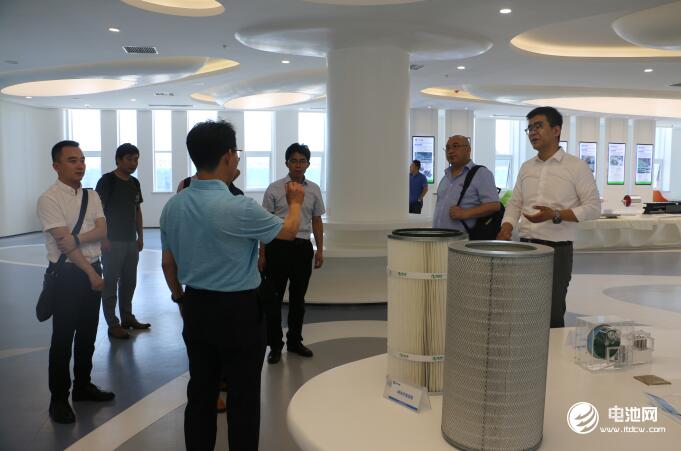 中國(guó)鋰電新能源產(chǎn)業(yè)鏈調(diào)研團(tuán)一行參觀中科華聯(lián) 中國(guó)鋰電新能源產(chǎn)業(yè)鏈調(diào)研團(tuán)一行參觀中科華聯(lián)