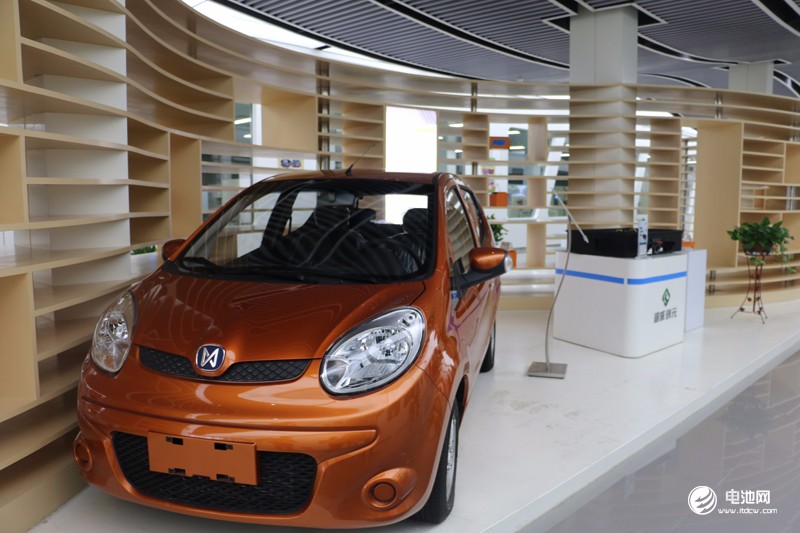 中國鋰電新能源產業鏈調研團一行參觀超威集團 中國鋰電新能源產業鏈調研團一行參觀超威集團