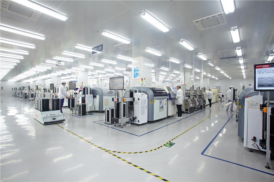 圖為欣旺達SMT生產線