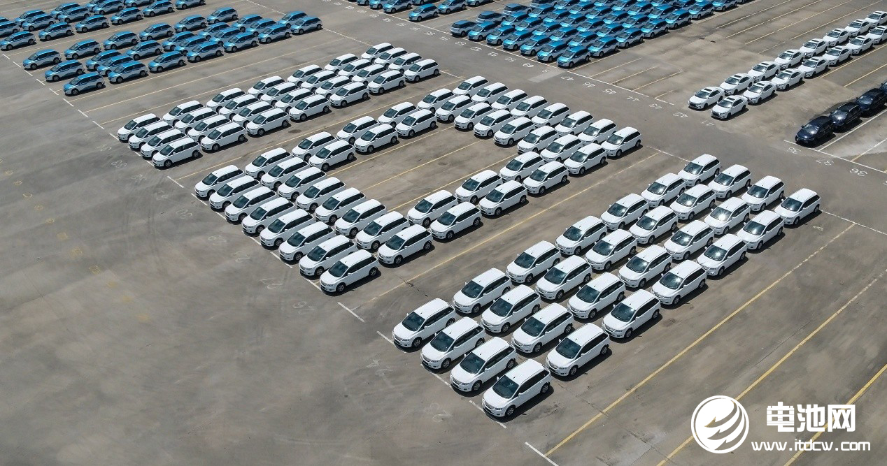 比亞迪百臺e6交付曼谷 簽下1000臺電動汽車訂單