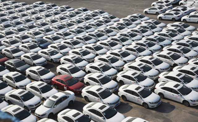 南京近千輛租賃車空置，滴滴、美團(tuán)現(xiàn)身“網(wǎng)約車墳場(chǎng)”