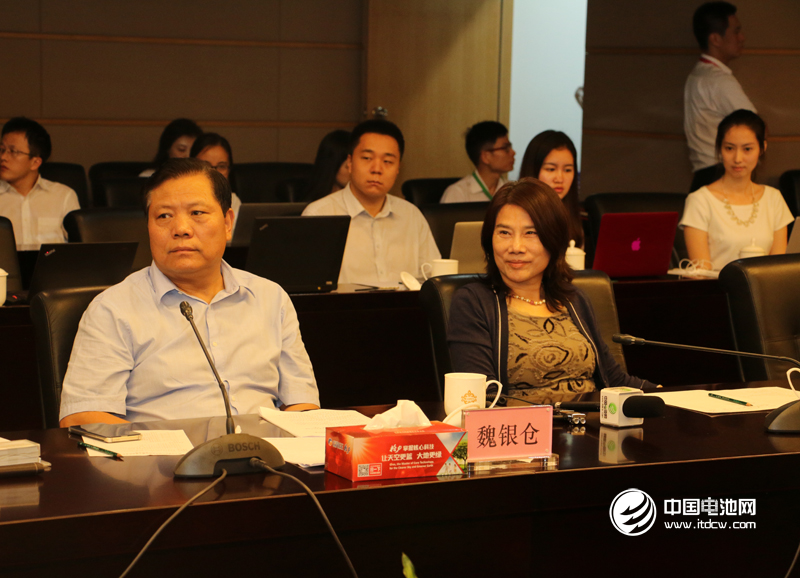 董明珠與魏穎倉曾經同框 董明珠與魏穎倉曾經同框