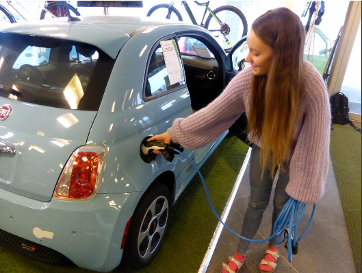 挪威純電動車銷量飆升 市場份額接近60%