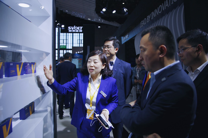 眾多行業人士對蜂巢疊片方形電池極為關注 眾多行業人士對蜂巢疊片方形電池極為關注