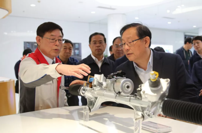 萬鋼副主席詳細了解DP-EPS智能轉向產品