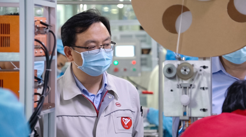 王傳福親自盯口罩產線，這樣的事情他只在20多年前公司剛成立時做過