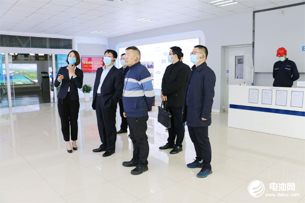  中國電池新能源產業鏈調研團一行與北汽新能源青島事業部相關領導交流、座談