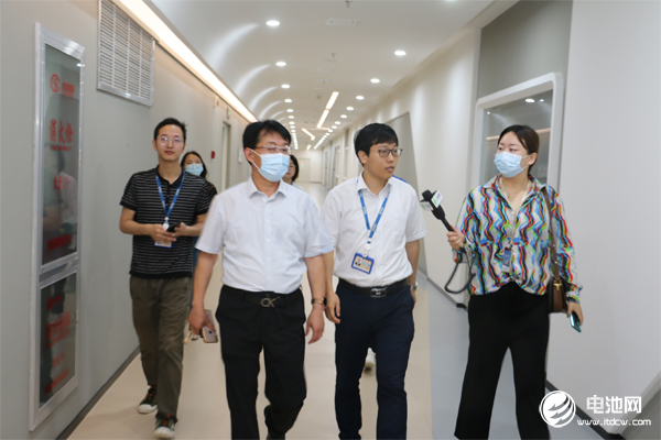 動(dòng)力電池,鋰電池,中航鋰電 動(dòng)力電池,鋰電池,中航鋰電