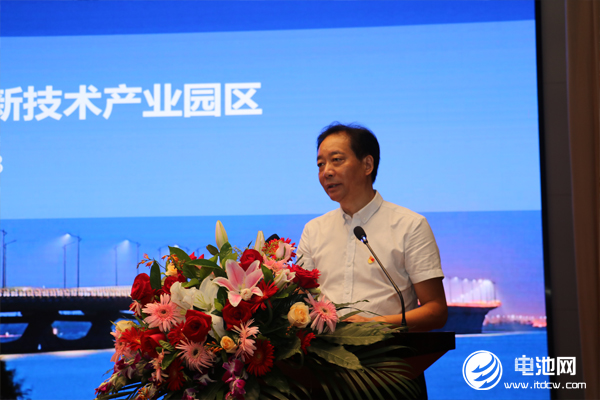 中共長興縣人大常委會一級調研員、長興新能源裝備高新技術產業園區黨工委書記王慶忠