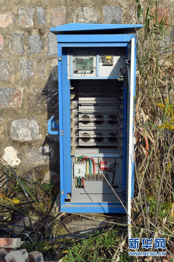 拍攝的淮南市舜耕山風(fēng)景區(qū)旁的一個充電樁，柜體中并沒有充電模塊