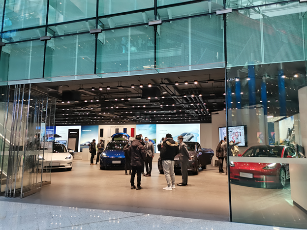 特斯拉Model Y門店預定火爆 國產品牌并未“屈服”
