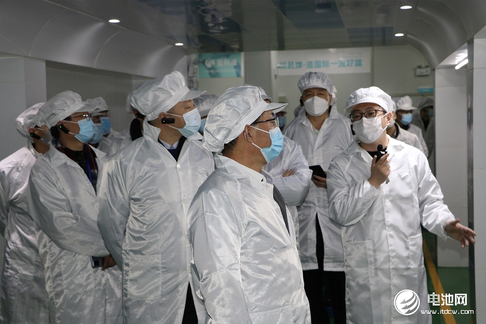 與會嘉賓參觀青島藍科途