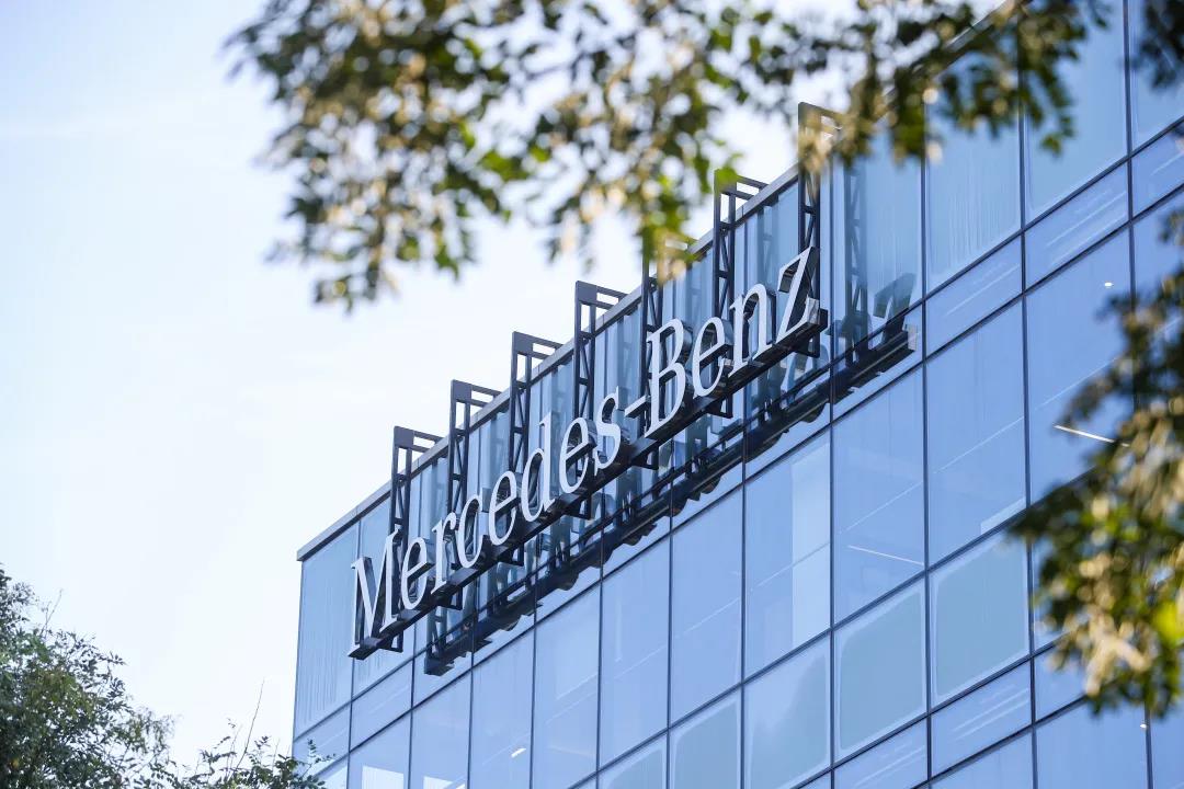 奔馳超7萬輛車召回 涉及12V蓄電池、主機(jī)軟件等問題
